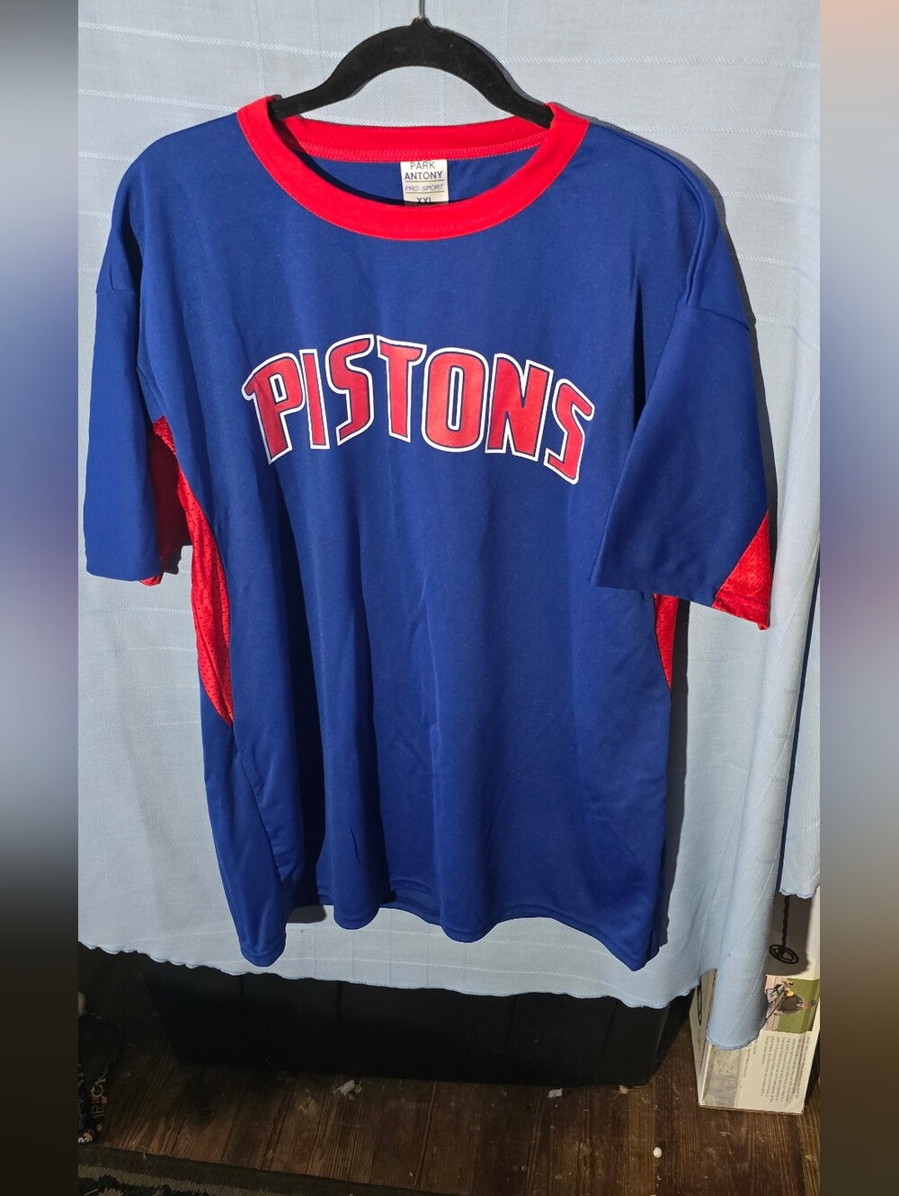Pistons Blue & Red Short-Sleeve Tee